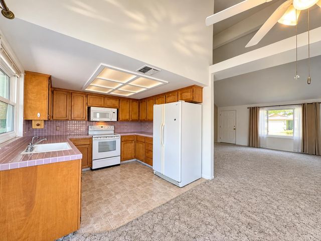 9570 N Archie Avenue, Fresno, CA 93720