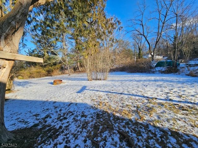 29 Ideal St, Long Hill Twp., NJ 07933