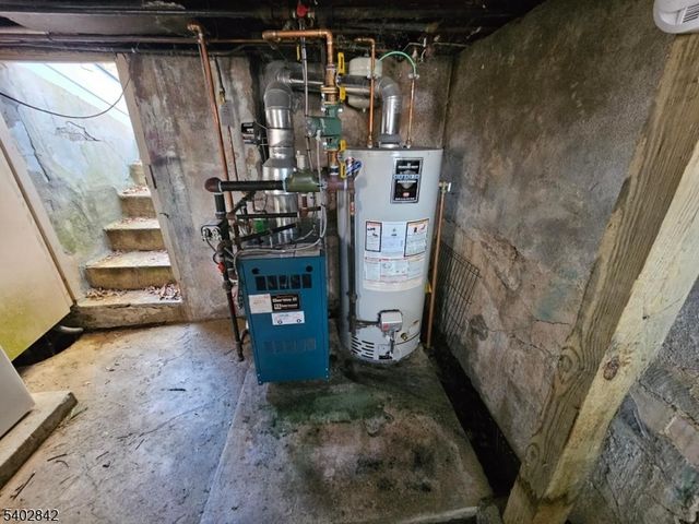 29 Ideal St, Long Hill Twp., NJ 07933