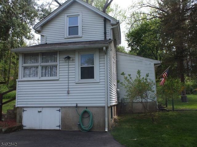 29 Ideal St, Long Hill Twp., NJ 07933