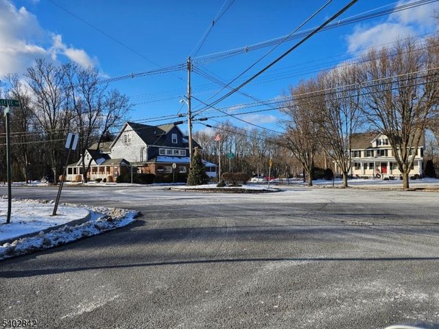 29 Ideal St, Long Hill Twp., NJ 07933