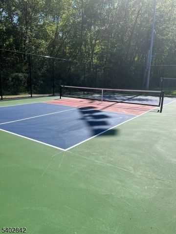 29 Ideal St, Long Hill Twp., NJ 07933