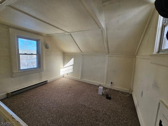 29 Ideal St, Long Hill Twp., NJ 07933