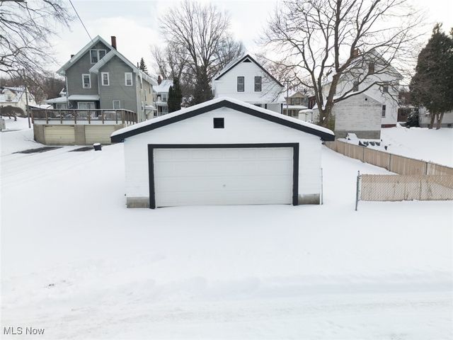 214 N Bentley Avenue, Niles, OH 44446