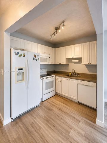 1465 NE 123rd Street 609, North Miami, FL 33161