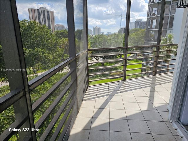 20400 W Country Club Dr 508, Aventura, FL 33180