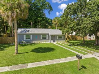 807 S 12th Street, Fort Pierce, FL 34950