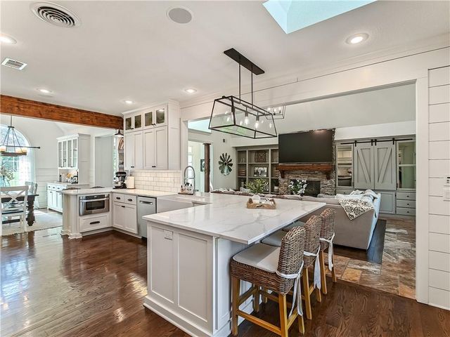 31600 W 115TH Street, Olathe, KS 66061