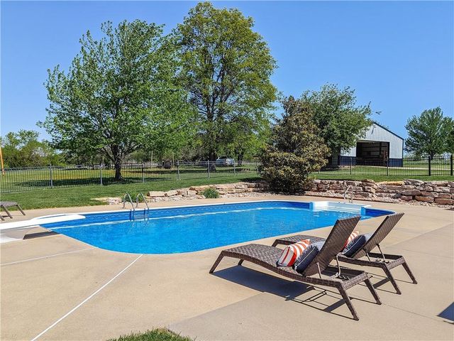31600 W 115TH Street, Olathe, KS 66061