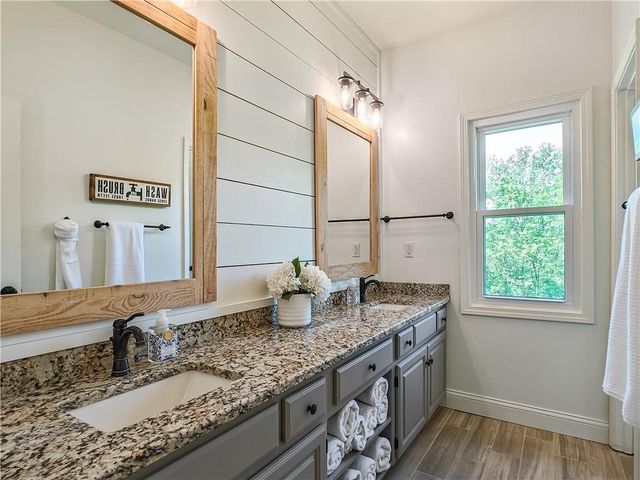 31600 W 115TH Street, Olathe, KS 66061