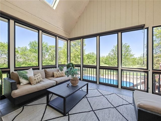 31600 W 115TH Street, Olathe, KS 66061