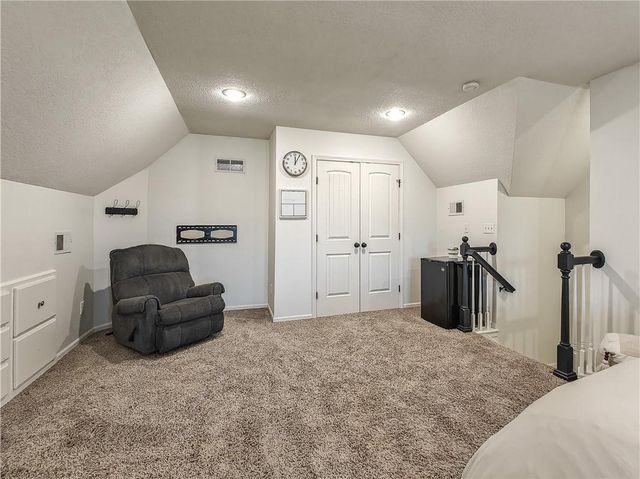 31600 W 115TH Street, Olathe, KS 66061