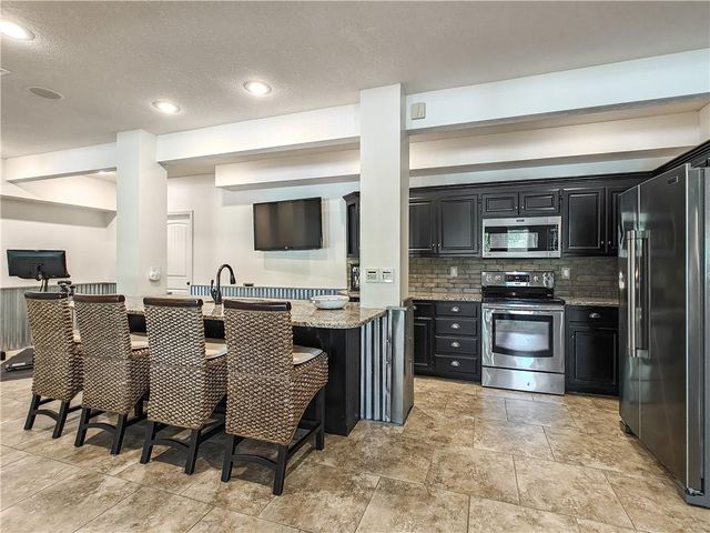 31600 W 115TH Street, Olathe, KS 66061