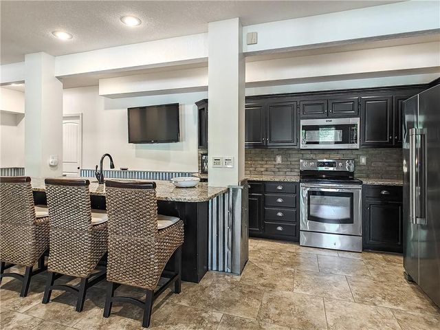 31600 W 115TH Street, Olathe, KS 66061