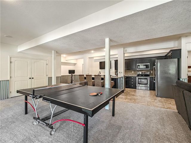 31600 W 115TH Street, Olathe, KS 66061