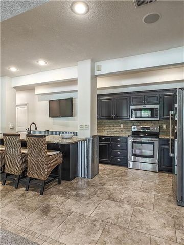 31600 W 115TH Street, Olathe, KS 66061