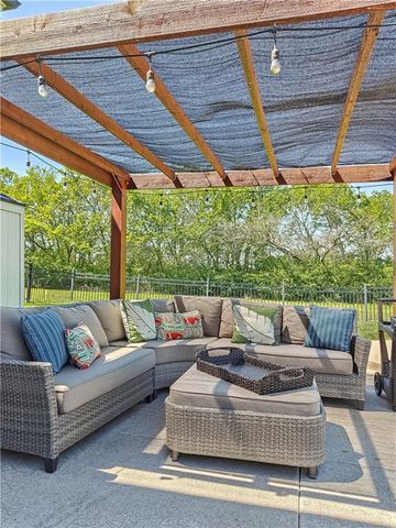 31600 W 115TH Street, Olathe, KS 66061