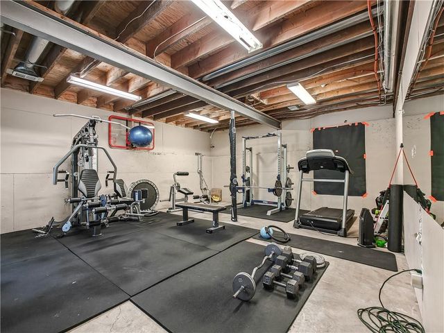 31600 W 115TH Street, Olathe, KS 66061
