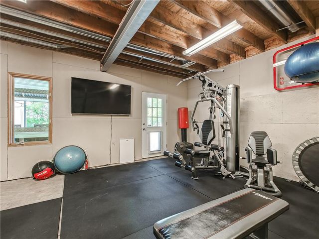 31600 W 115TH Street, Olathe, KS 66061