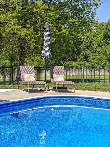 31600 W 115TH Street, Olathe, KS 66061