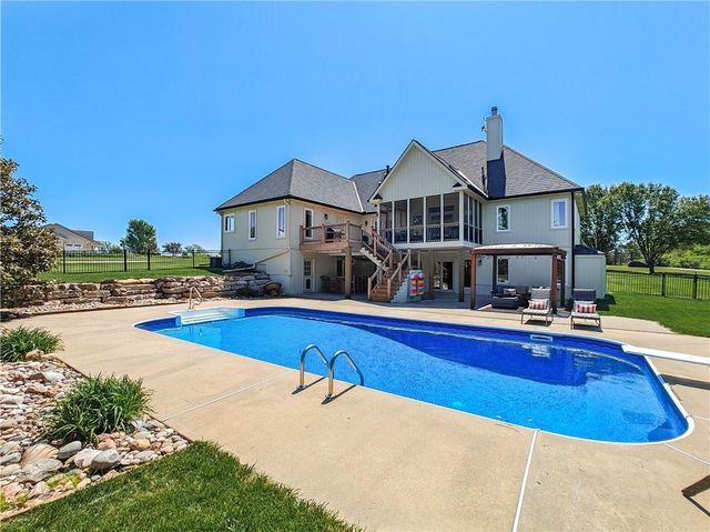 31600 W 115TH Street, Olathe, KS 66061