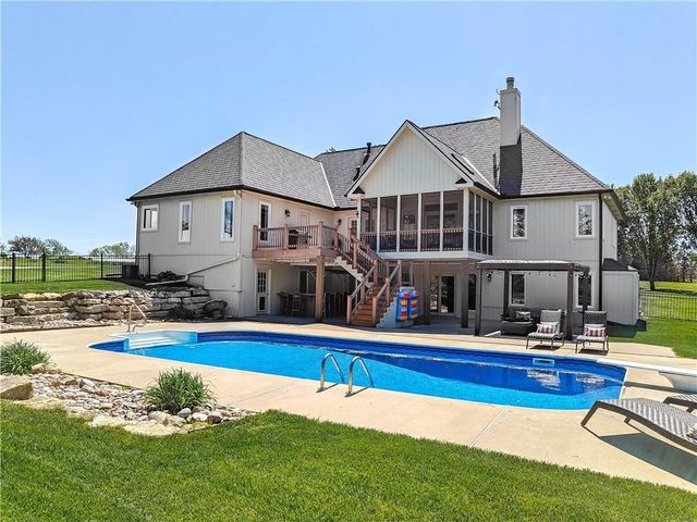 31600 W 115TH Street, Olathe, KS 66061