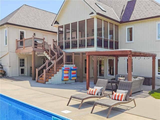 31600 W 115TH Street, Olathe, KS 66061