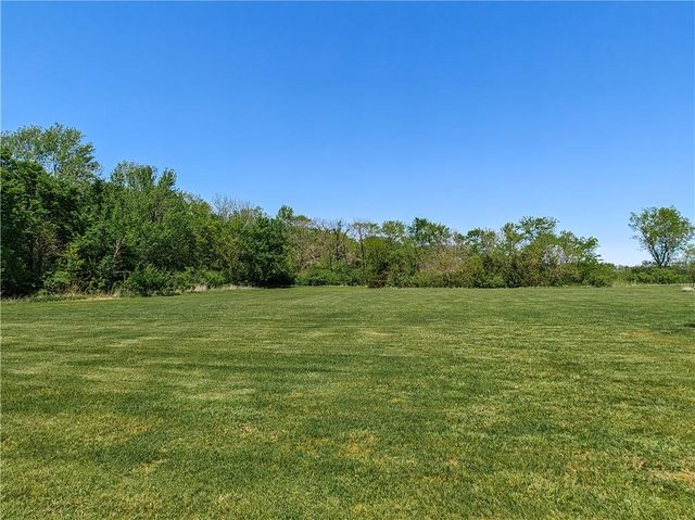 31600 W 115TH Street, Olathe, KS 66061