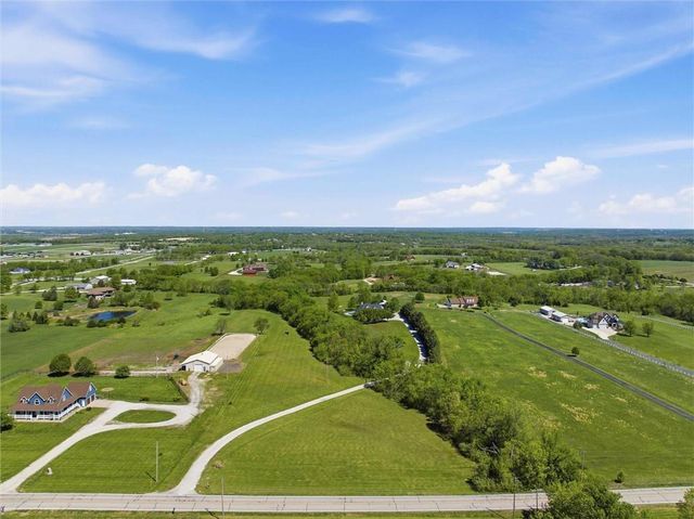 31600 W 115TH Street, Olathe, KS 66061