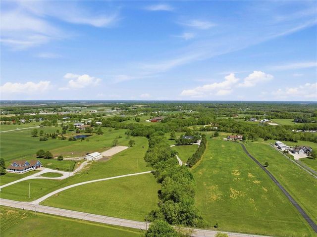 31600 W 115TH Street, Olathe, KS 66061