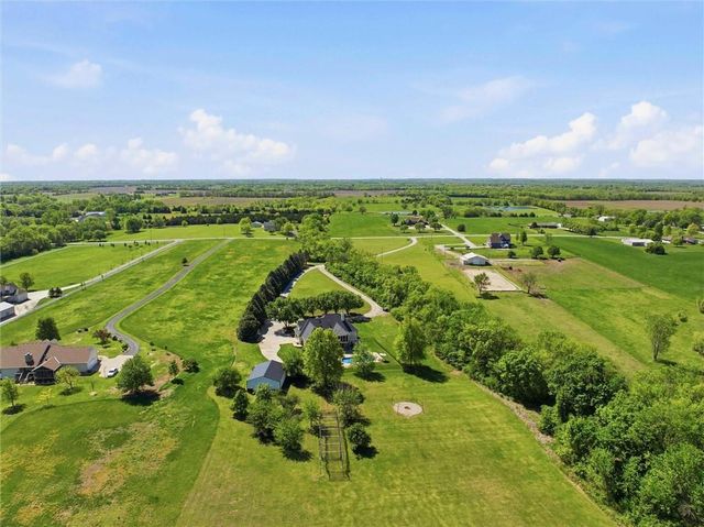 31600 W 115TH Street, Olathe, KS 66061