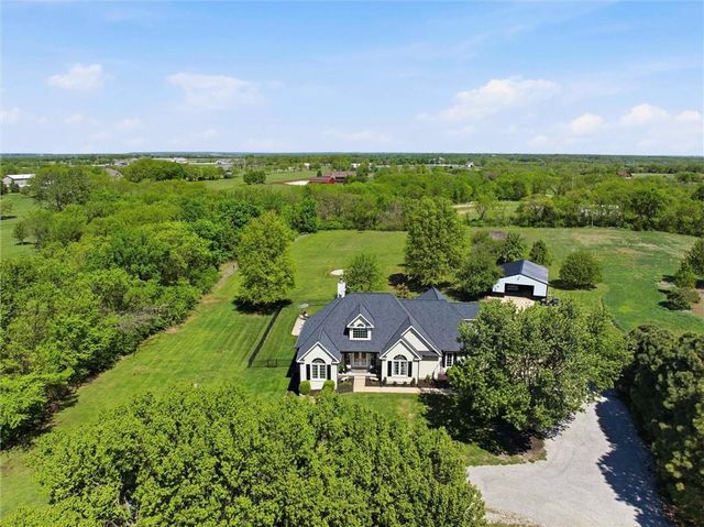 31600 W 115TH Street, Olathe, KS 66061