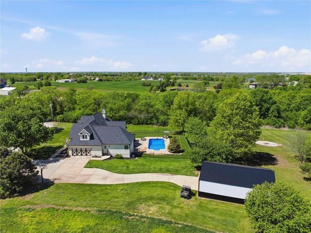 31600 W 115TH Street, Olathe, KS 66061