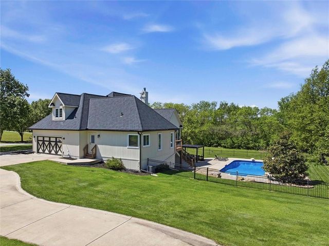 31600 W 115TH Street, Olathe, KS 66061