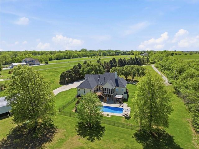 31600 W 115TH Street, Olathe, KS 66061