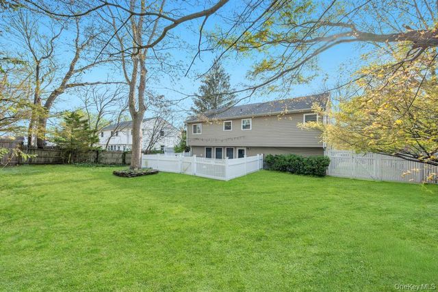 37 Mallard Avenue, Selden, NY 11784