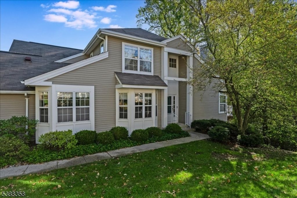 119 Woodmont Dr 119, Randolph Twp., NJ 07869