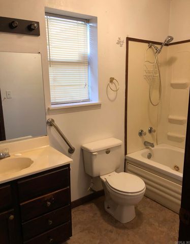 804 E 31st Ave, Pine Bluff, AR 71601