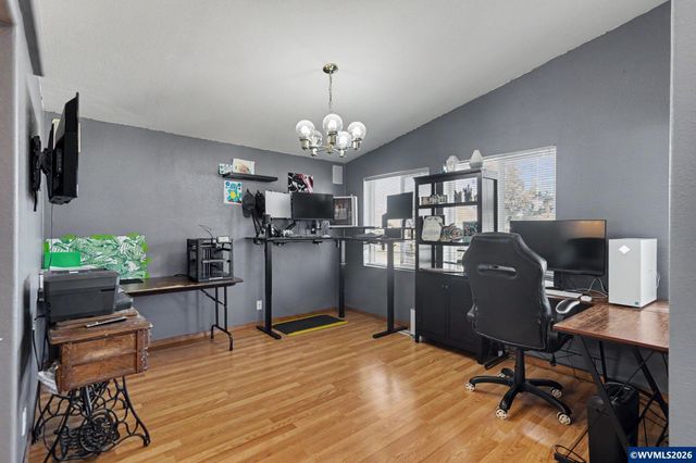 3452 Lake Vanessa Cir NW, Salem, OR 97304