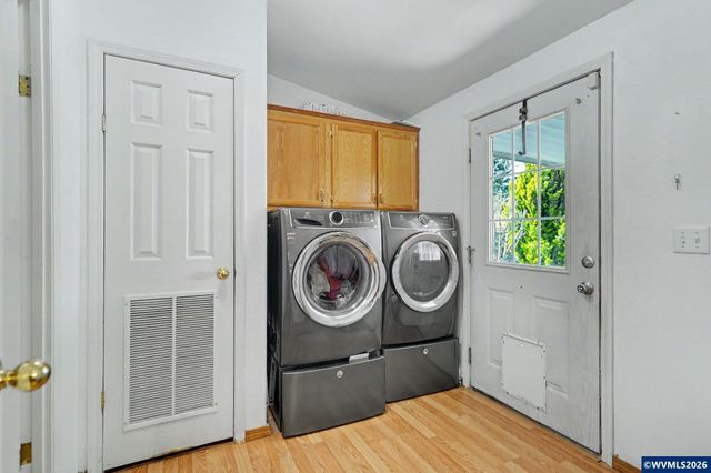 3452 Lake Vanessa Cir NW, Salem, OR 97304