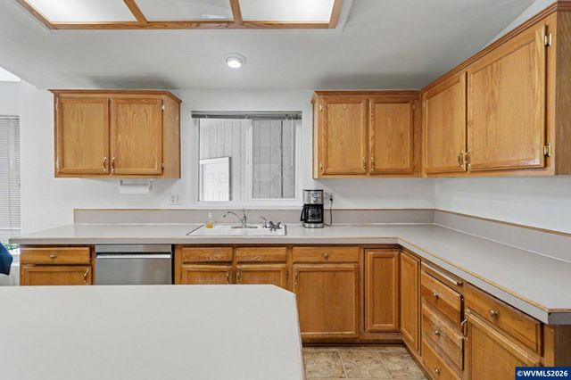 3452 Lake Vanessa Cir NW, Salem, OR 97304