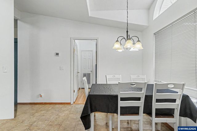 3452 Lake Vanessa Cir NW, Salem, OR 97304