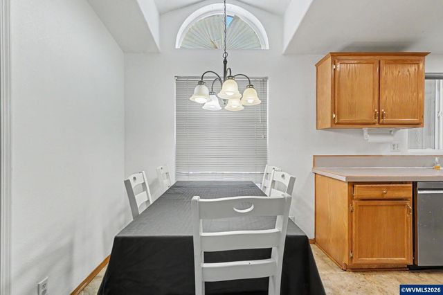 3452 Lake Vanessa Cir NW, Salem, OR 97304