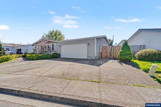 3452 Lake Vanessa Cir NW, Salem, OR 97304