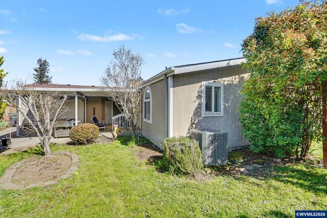 3452 Lake Vanessa Cir NW, Salem, OR 97304