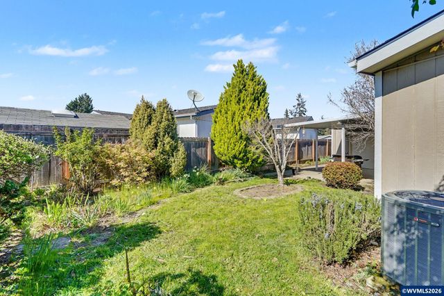 3452 Lake Vanessa Cir NW, Salem, OR 97304