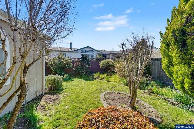 3452 Lake Vanessa Cir NW, Salem, OR 97304