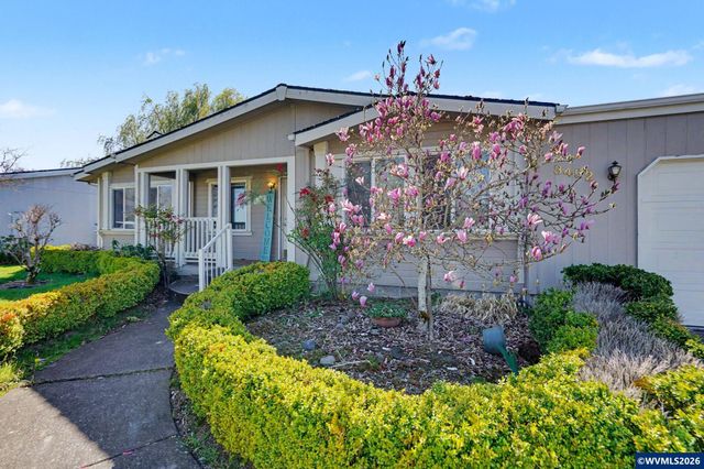 3452 Lake Vanessa Cir NW, Salem, OR 97304