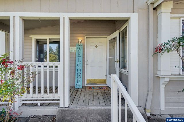 3452 Lake Vanessa Cir NW, Salem, OR 97304