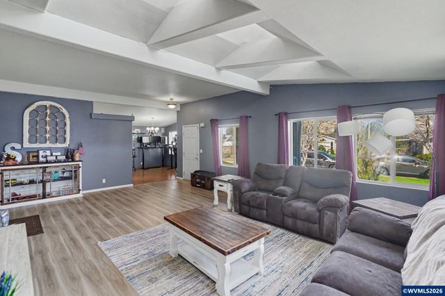 3452 Lake Vanessa Cir NW, Salem, OR 97304